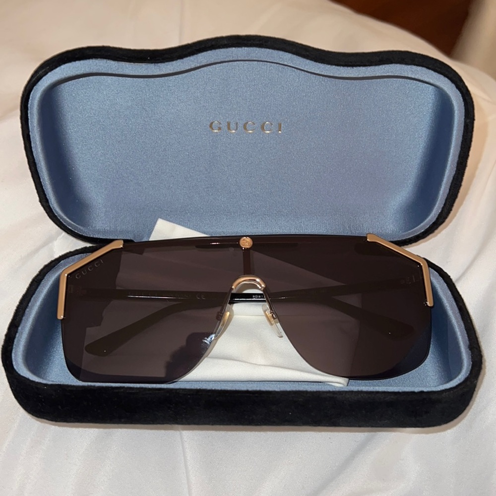 Gucci GG0291 sunglasses 100% authentic